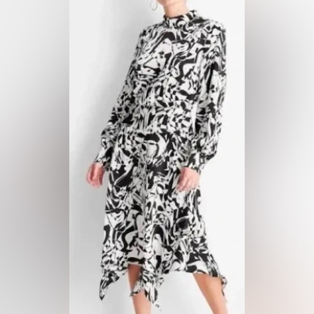 Kahlana Barfield Brown dress